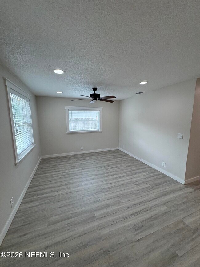 Foto del edificio - 3968 Packard Dr