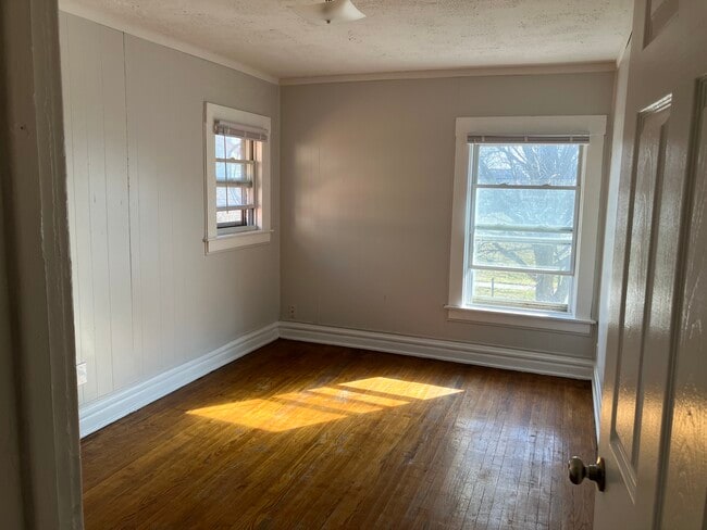 Building Photo - 800 W Ionia St