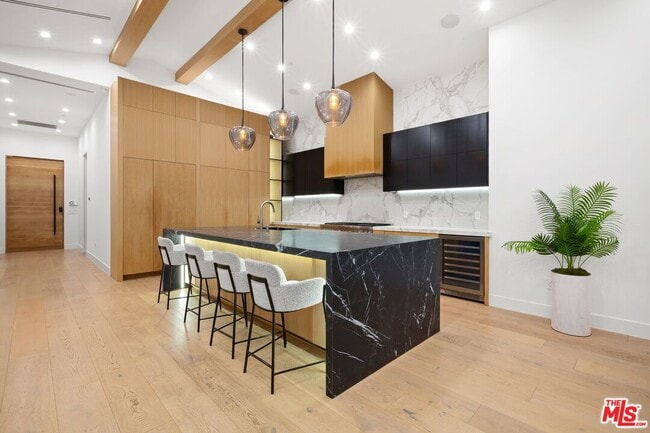 Foto del edificio - 4803 Lemona Ave