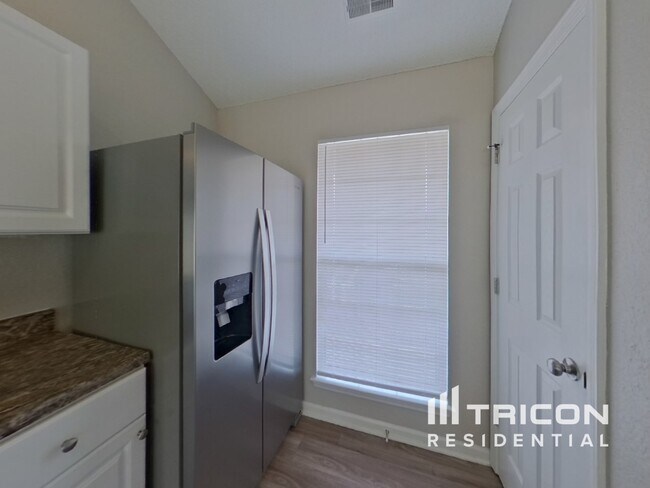 Foto del edificio - 1401 May Oak Cir