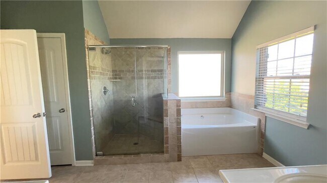 Building Photo - 5040 Bucknell Trace