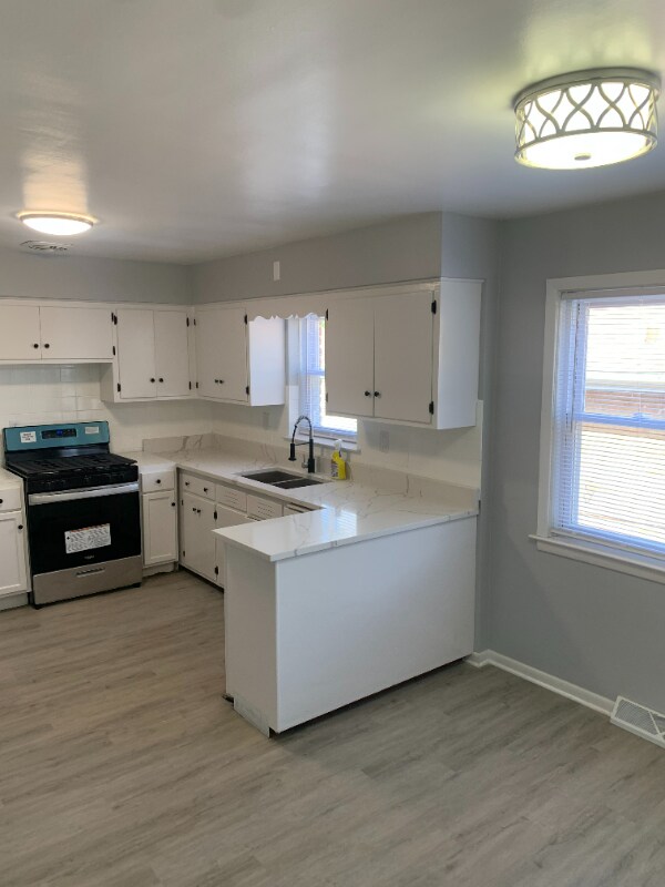 Foto del edificio - 14916 Cottage Grove Ave