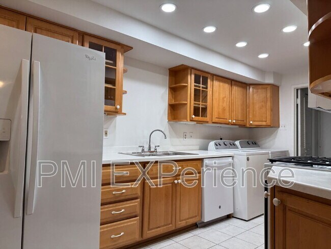 Foto del edificio - 10246 Prince Pl
