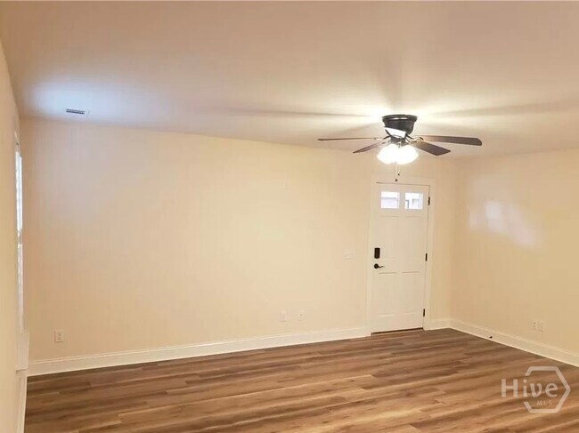 Foto del edificio - 215 E Gwinnett St