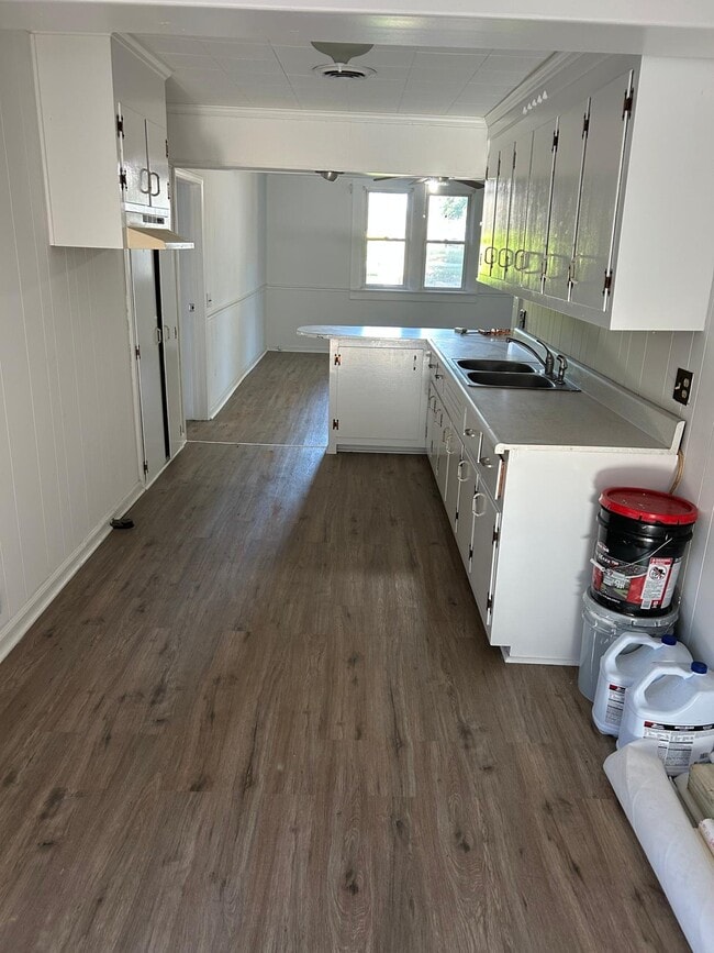 Building Photo - 4127 Hickory Rd