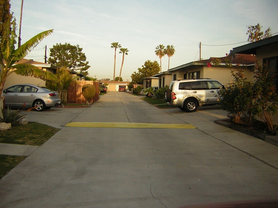 Primary Photo - 25610 Oak St