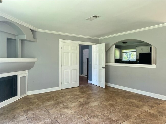 Foto del edificio - 604 Old Manor Rd NW