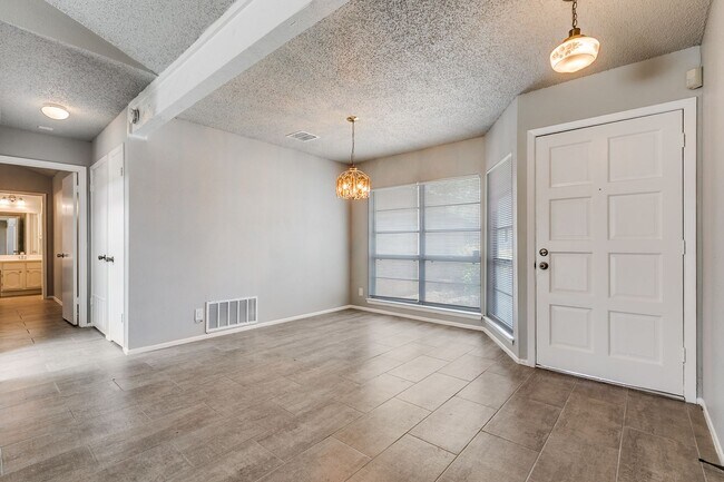Foto del edificio - 3-BEDROOM SINGLE STORY HOME IN WILDWOOD