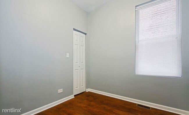 Building Photo - 7524 S Ellis Ave