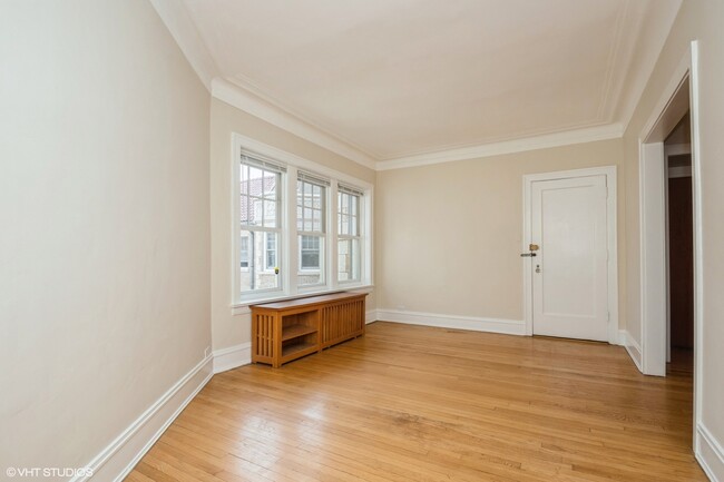 Foto del edificio - 538 W Brompton Ave