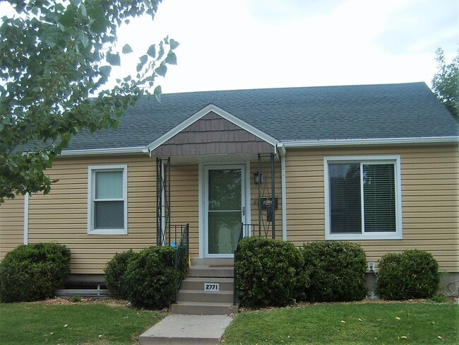 Building Photo - 2771 S Lake St