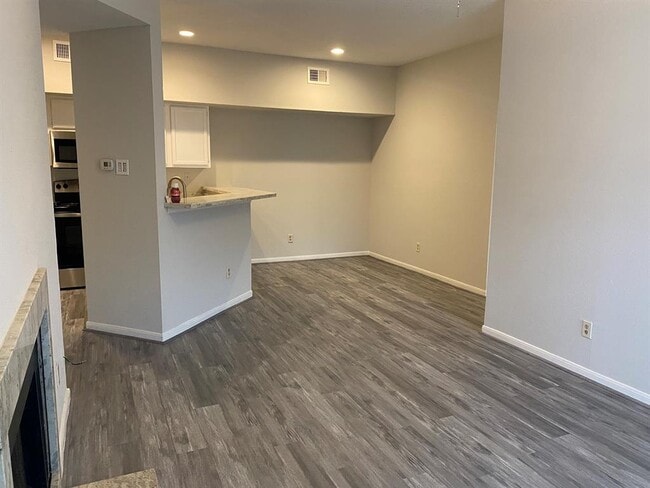 Building Photo - 2121 El Paseo St