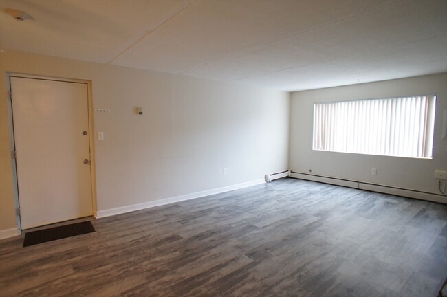Building Photo - 65 McCormick Terrace