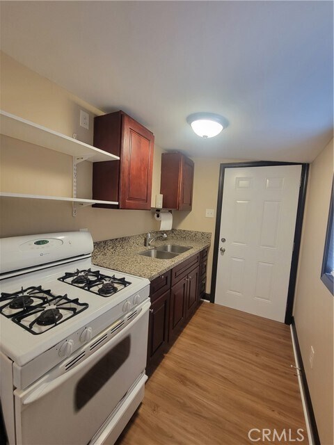 Foto del edificio - 1611 W Spring St