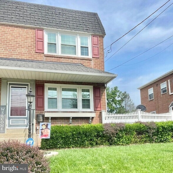 Primary Photo - 409 Washington St
