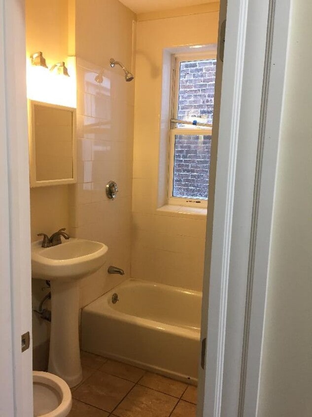 No brokers Fee. Central Mission Hill Locat... - No brokers Fee. Central Mission Hill Locat...