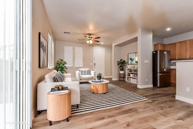 Foto del edificio - 10721 Mystic Shore Ave