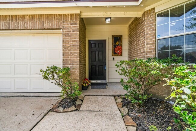 Foto del edificio - 8203 Loetsch Ridge Way
