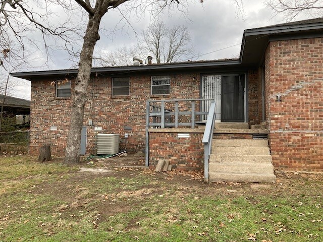 Building Photo - 2108 Seminole Trail