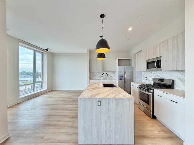 Foto del edificio - 6340 Belmont Ave