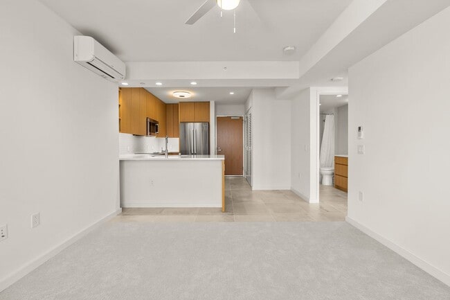 Foto del edificio - Modern 1BR w/ Lanai Views & EV Parking — S...