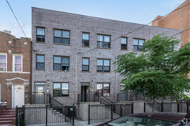 Building Photo - 735-741 Hinsdale St