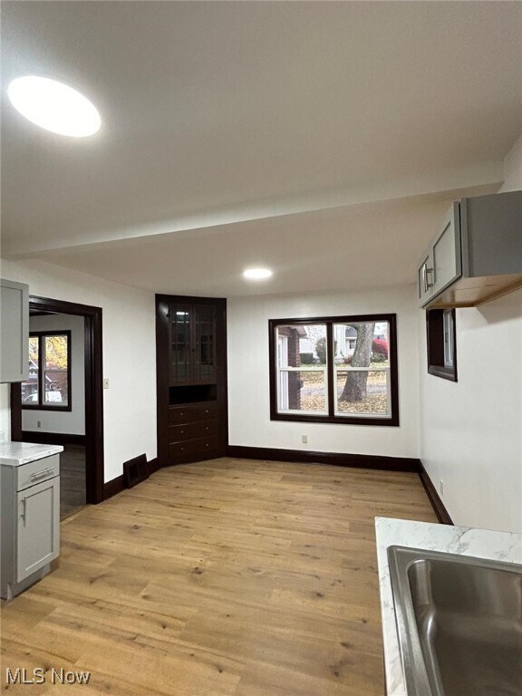 Foto del edificio - 194 E Baird Ave