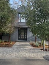 Building Photo - 829 La Para Ave