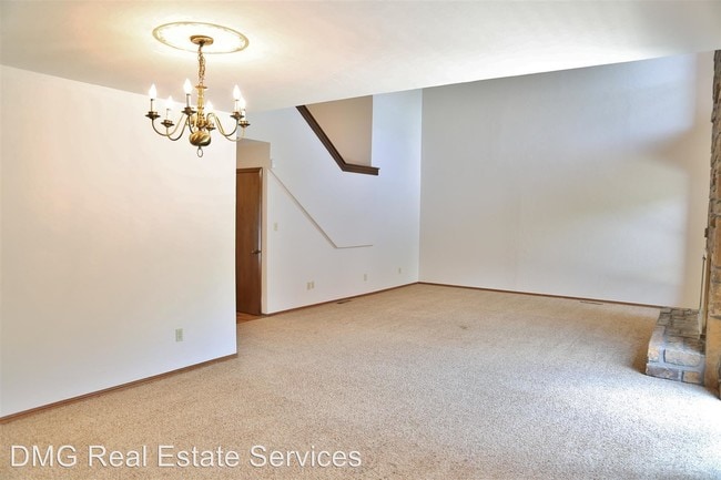 Building Photo - 2803 Castlewood Dr