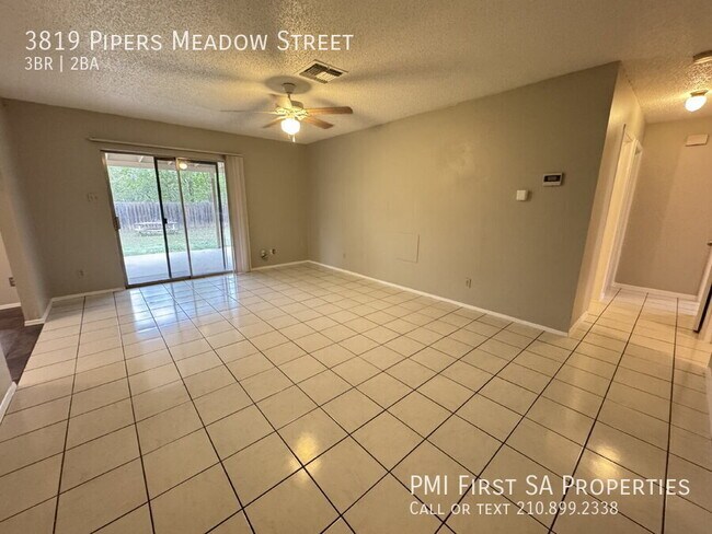 Foto del edificio - 3819 Pipers Meadow St