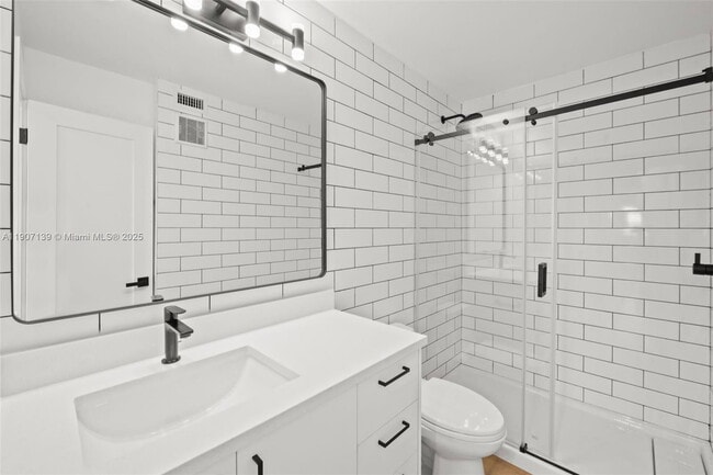 Foto del edificio - 8107 SW 72nd Ave