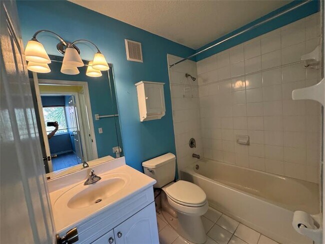 Foto del edificio - 7921 NW 6th St