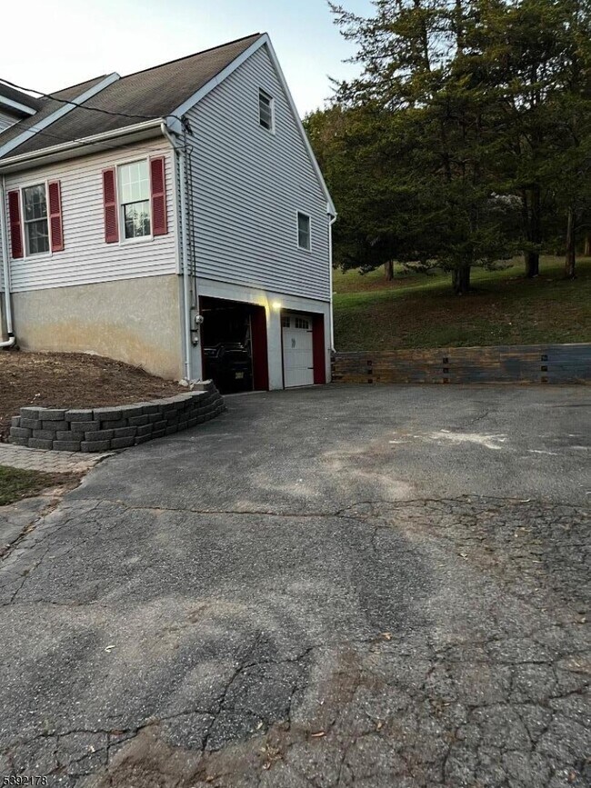 Foto del edificio - 534 Hope Blairstown Rd