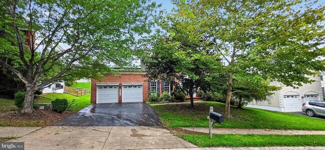 Building Photo - 6933 Sandy Creek Ct