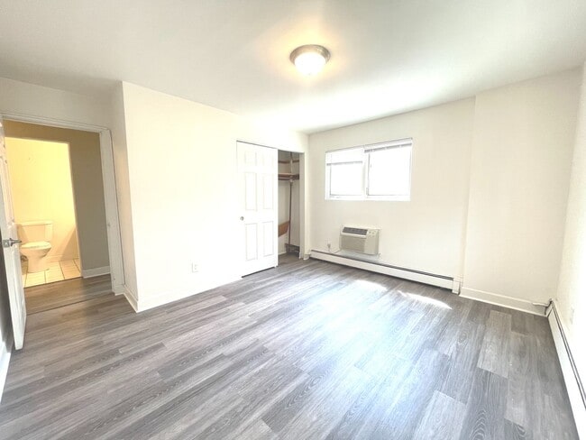 Interior Photo - 1321 Franklin