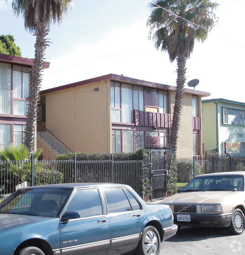 Building Photo - 10214 S Dixon Ave