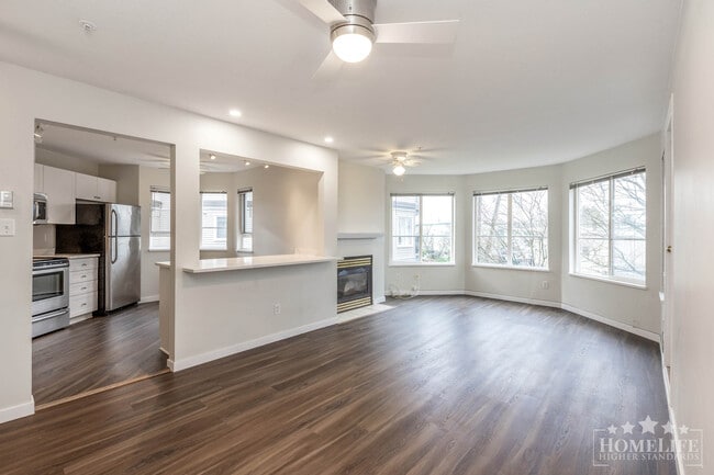 Building Photo - Spacious 2 Bedroom Home at College Court in Central Langley