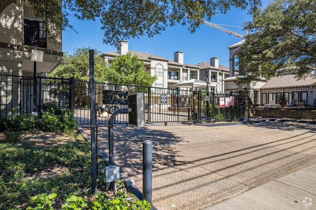 Foto del edificio - Topaz  Townhomes in Uptown