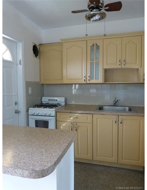 Foto del edificio - 1070 92nd St