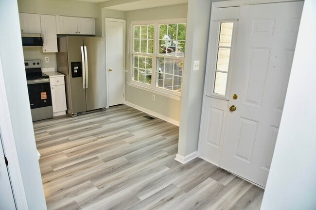 Building Photo - 6731 Sandpiper Ct
