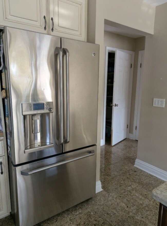 Foto del edificio - 47 Eton Ct