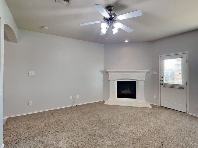 Building Photo - Cozy Home in Summer Creek Ranch! This is a...