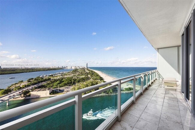 Foto del edificio - 10295 Collins Ave