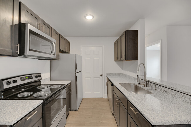 King George Apartments - Apartments in Savannah, GA | Apartments.com