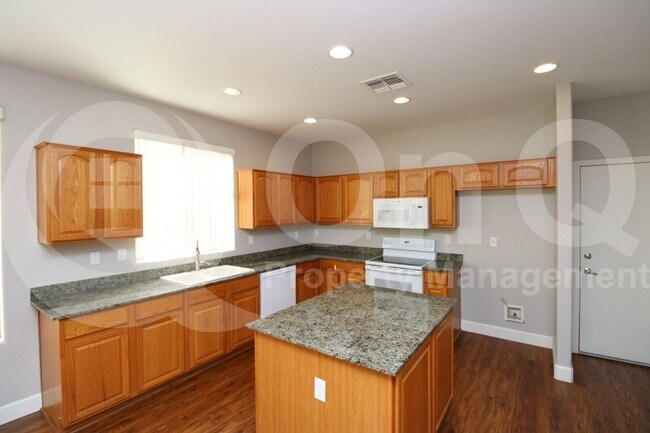 Foto del edificio - 3313 E Roadrunner Dr