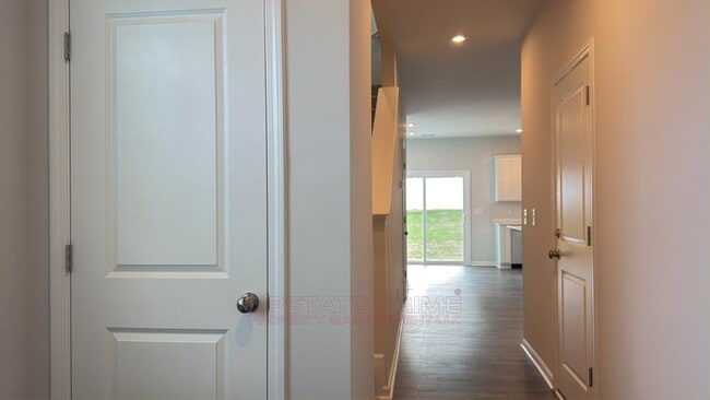 Building Photo - 165 Randwick Ln