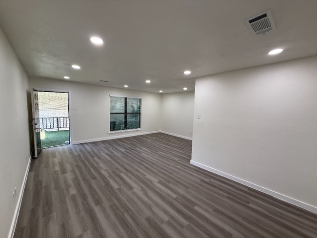 Foto del edificio - 5221 Bonita Ave