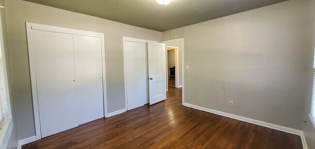 Foto del edificio - 2 bedroom 1 bath duplex in Shawnee