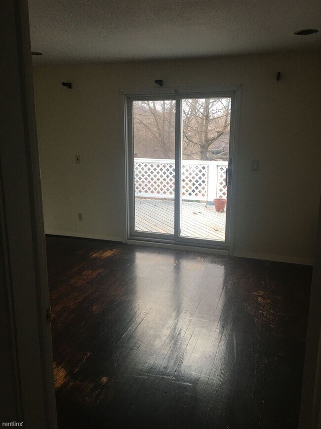 Foto del edificio - 3 br, 1 bath Duplex - 44 Division St