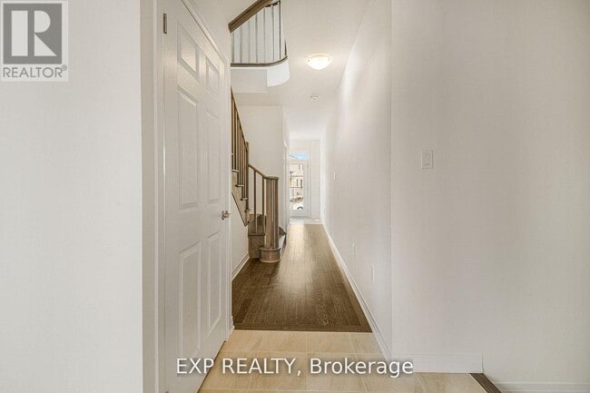 Building Photo - 25 Canvas Cres